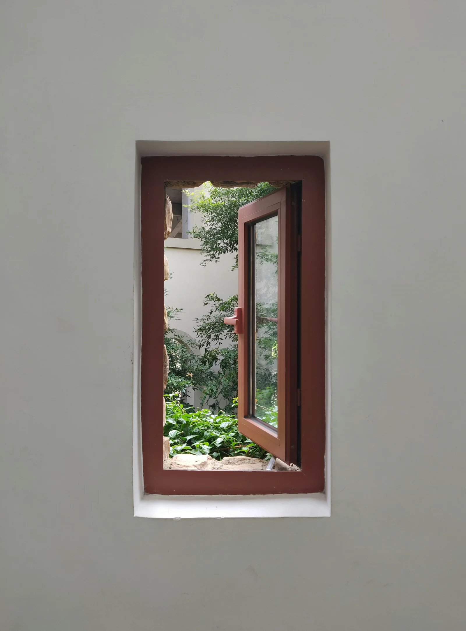Menuiserie mixte associant intérieur bois et extérieur aluminium